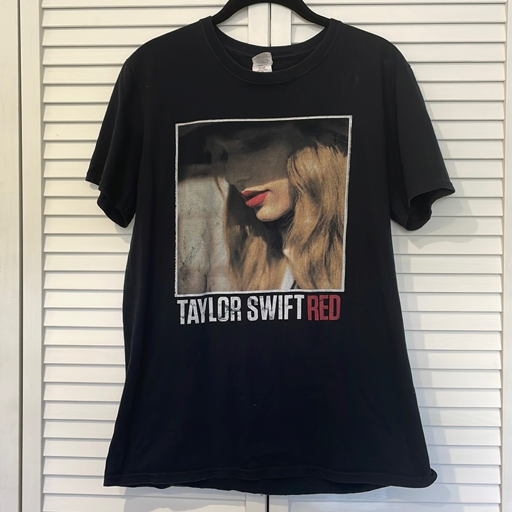 AUTHENTIC TAYLOR SWIFT RED TOUR